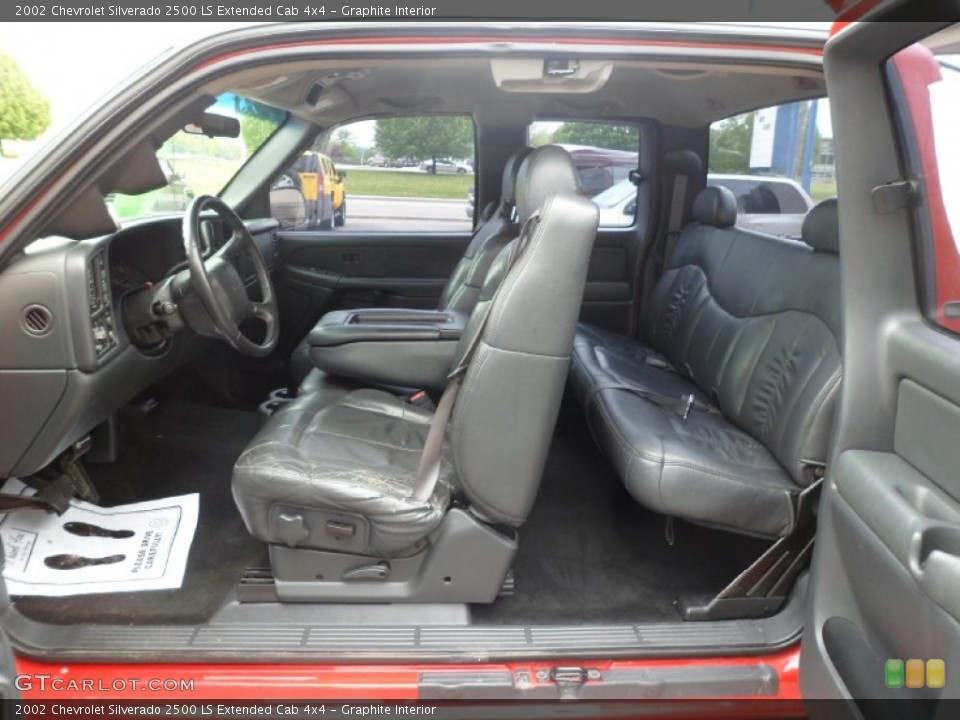 Graphite Interior Photo for the 2002 Chevrolet Silverado 2500 LS Extended Cab 4x4 #80690294