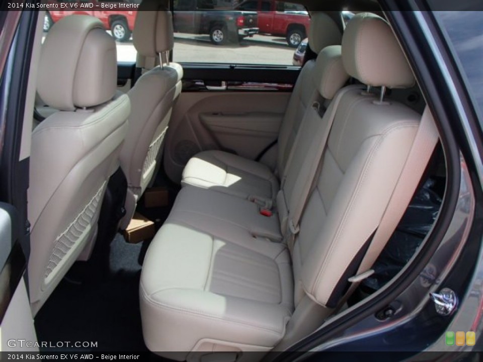 Beige Interior Rear Seat for the 2014 Kia Sorento EX V6 AWD #80697911