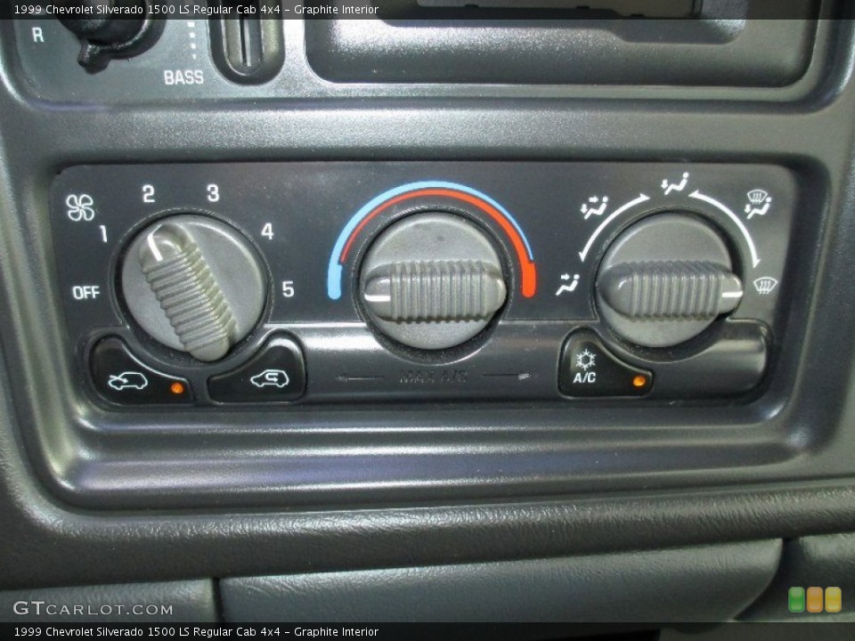 Graphite Interior Controls for the 1999 Chevrolet Silverado 1500 LS Regular Cab 4x4 #80698084
