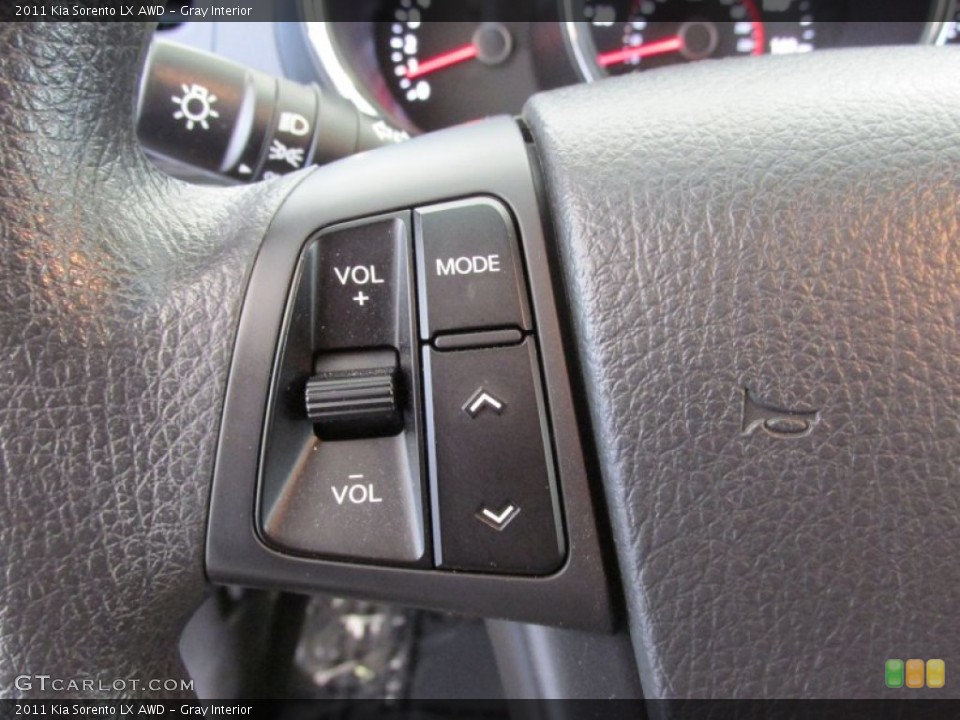 Gray Interior Controls for the 2011 Kia Sorento LX AWD #80698892