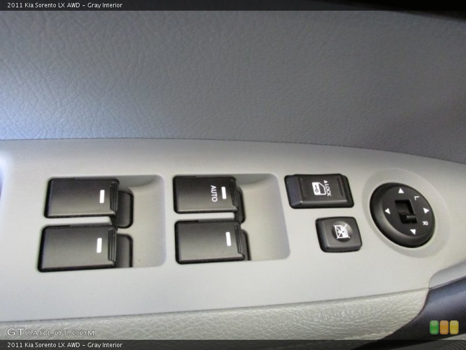 Gray Interior Controls for the 2011 Kia Sorento LX AWD #80698962