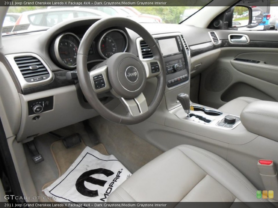 Dark Graystone/Medium Graystone Interior Photo for the 2011 Jeep Grand Cherokee Laredo X Package 4x4 #80701820