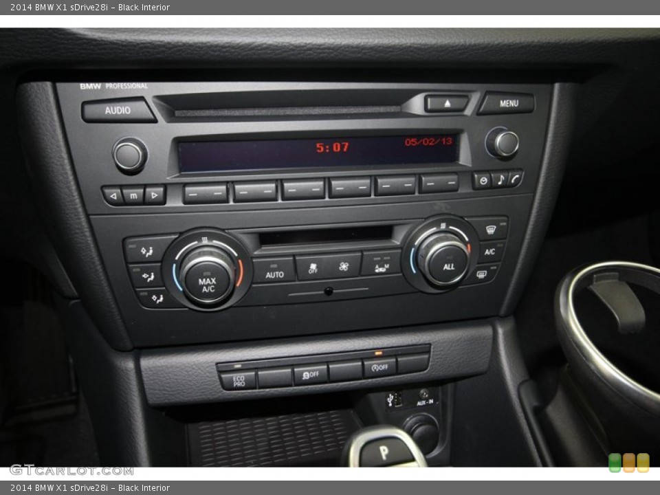 Black Interior Controls for the 2014 BMW X1 sDrive28i #80714879