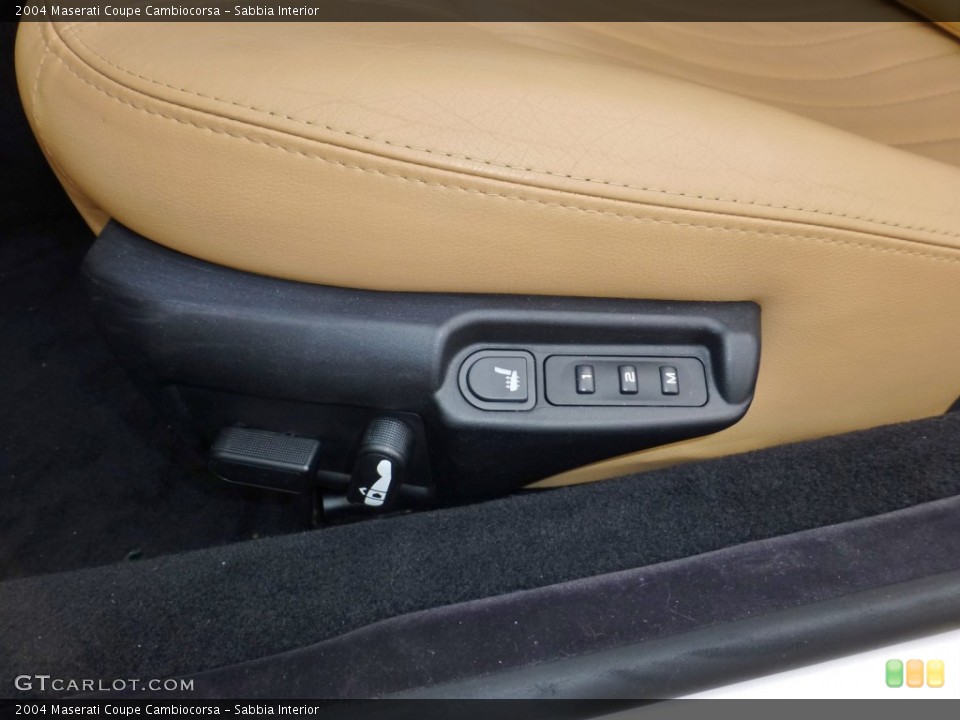 Sabbia Interior Controls for the 2004 Maserati Coupe Cambiocorsa #80718892