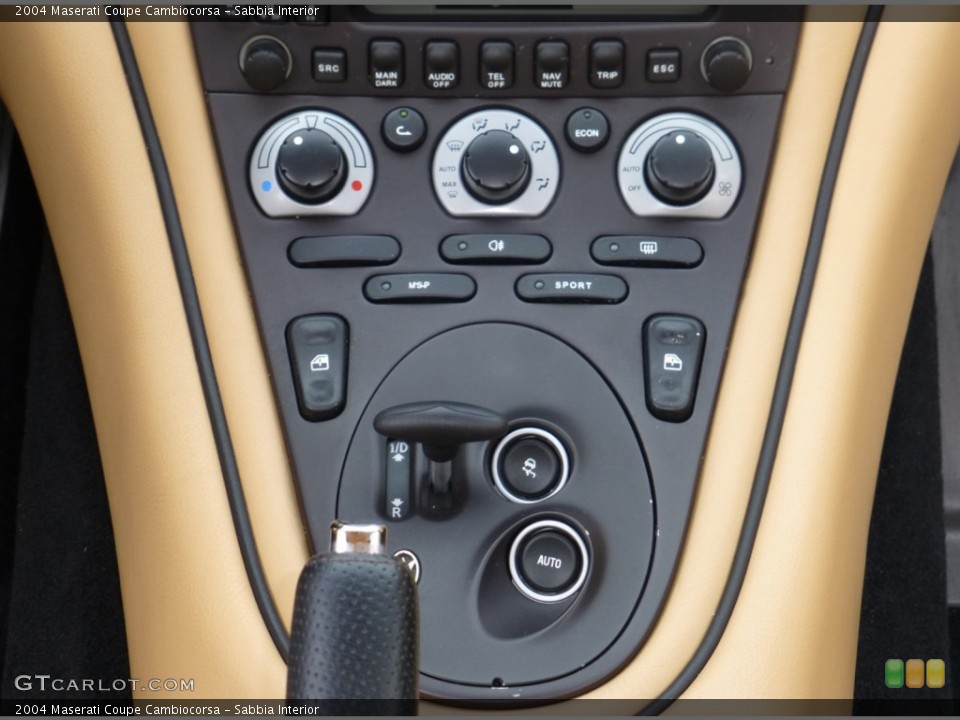 Sabbia Interior Controls for the 2004 Maserati Coupe Cambiocorsa #80719013