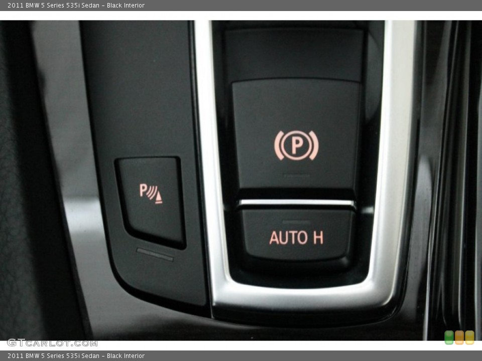 Black Interior Controls for the 2011 BMW 5 Series 535i Sedan #80769978