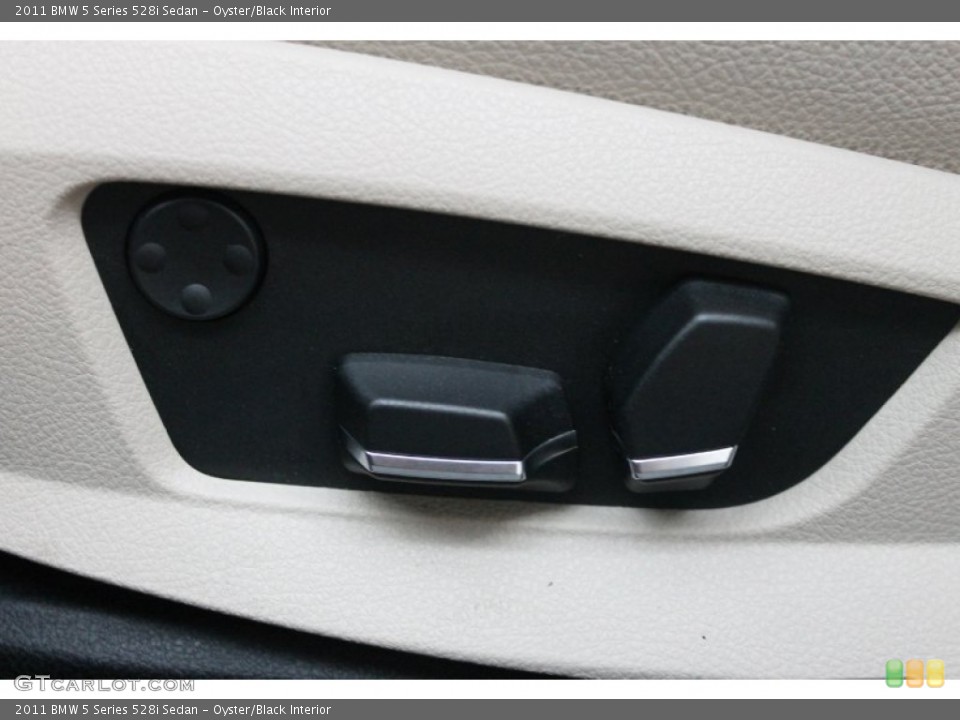 Oyster/Black Interior Controls for the 2011 BMW 5 Series 528i Sedan #80771590