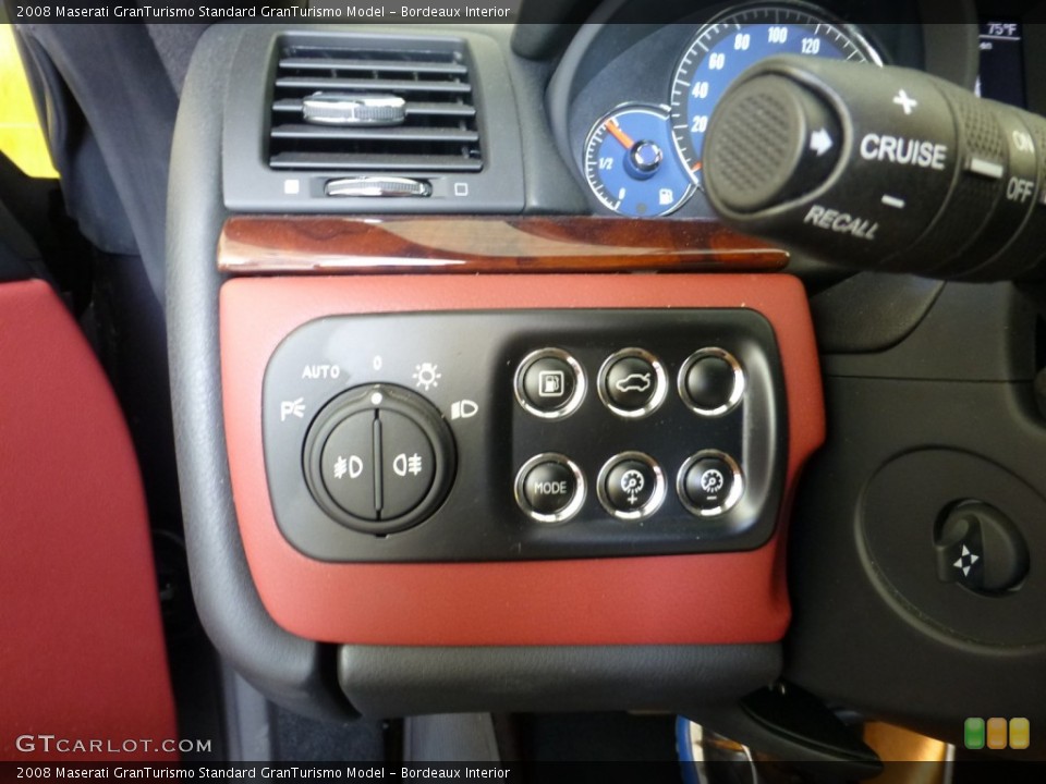 Bordeaux Interior Controls for the 2008 Maserati GranTurismo  #80777340