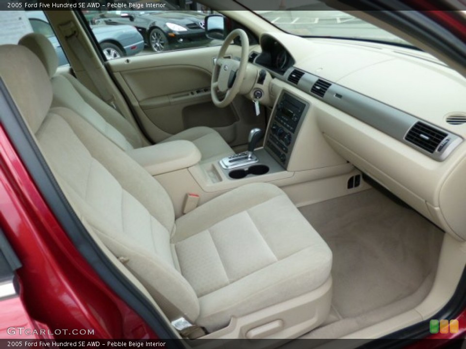 Pebble Beige Interior Photo for the 2005 Ford Five Hundred SE AWD #80809054