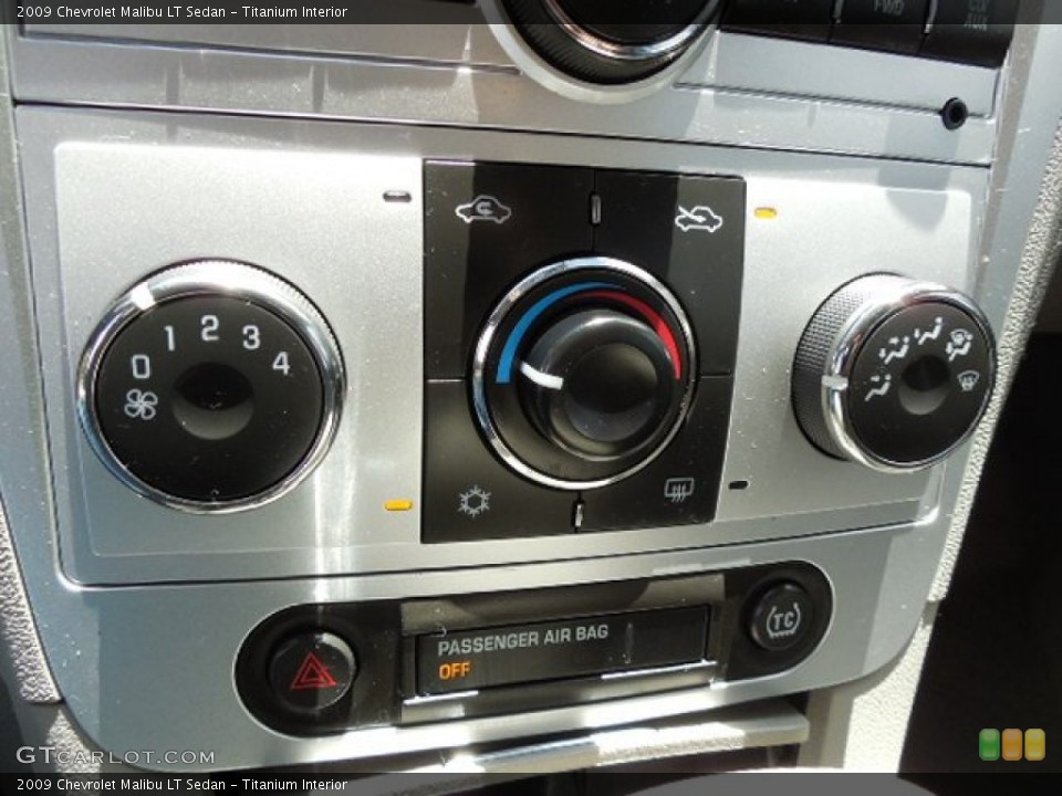 Titanium Interior Controls for the 2009 Chevrolet Malibu LT Sedan #80825119