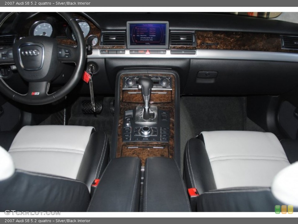 Silver/Black Interior Photo for the 2007 Audi S8 5.2 quattro #80846152