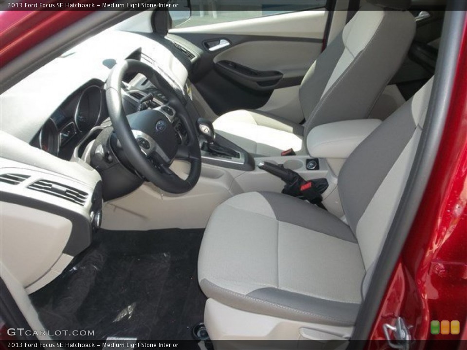 Medium Light Stone Interior Photo for the 2013 Ford Focus SE Hatchback #80847500