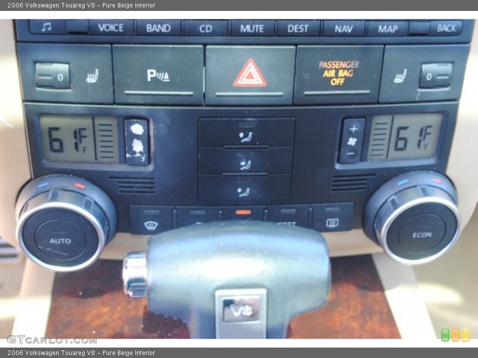 Pure Beige Interior Controls for the 2006 Volkswagen Touareg V8 #80851822
