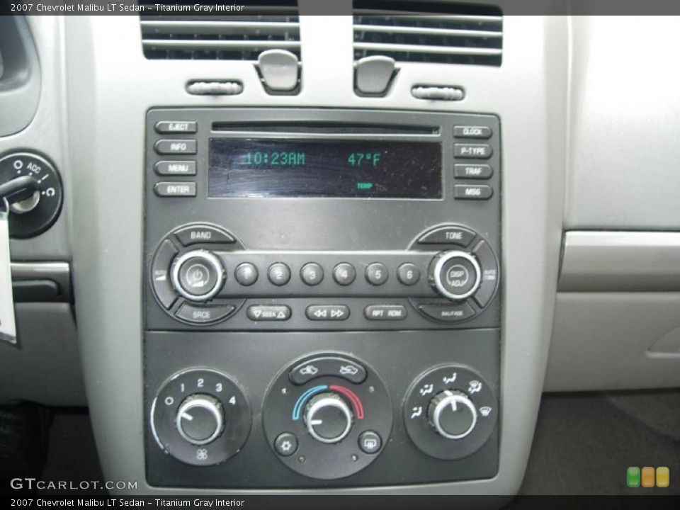 Titanium Gray Interior Controls for the 2007 Chevrolet Malibu LT Sedan #80855795