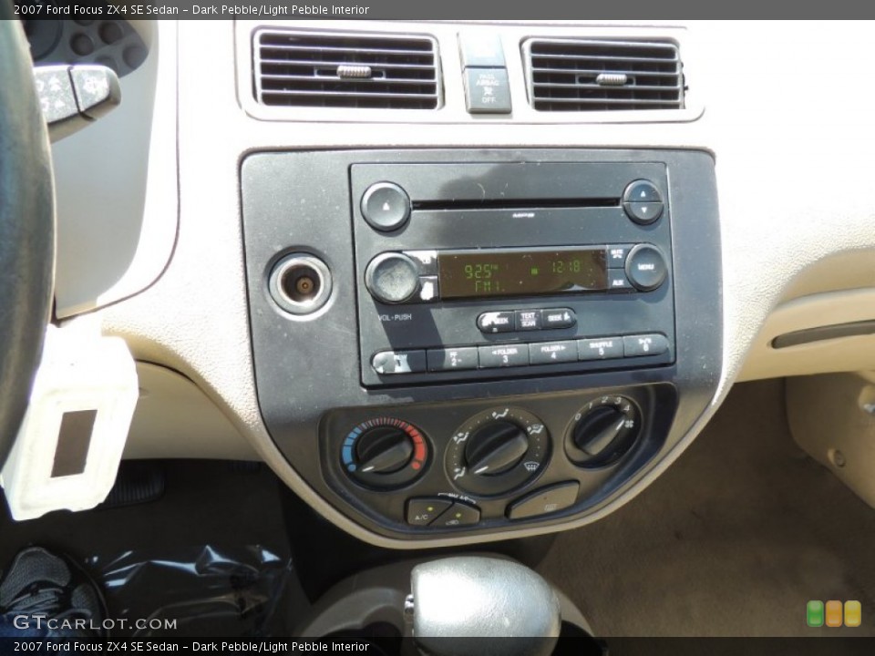 Dark Pebble/Light Pebble Interior Controls for the 2007 Ford Focus ZX4 SE Sedan #80865331