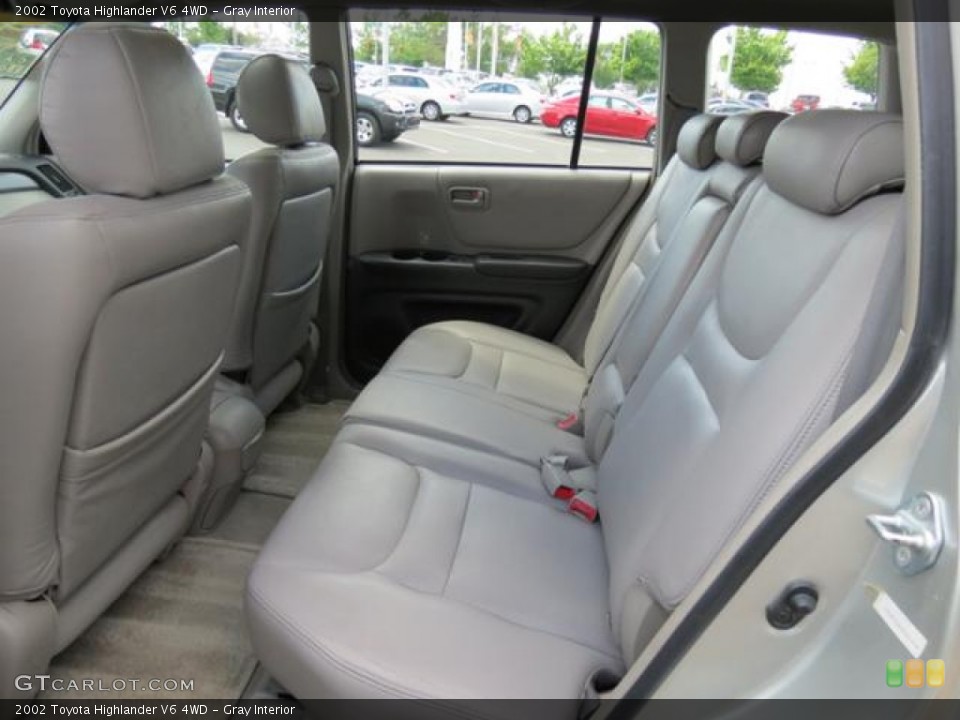 Gray Interior Rear Seat For The 2002 Toyota Highlander V6