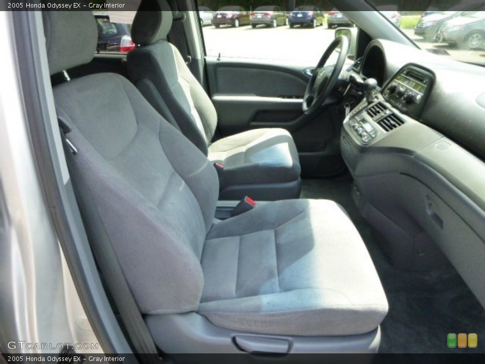 Gray Interior Photo for the 2005 Honda Odyssey EX #80873386