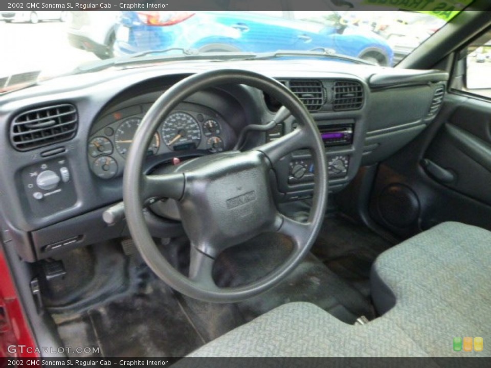 Graphite Interior Photo for the 2002 GMC Sonoma SL Regular Cab #80875672