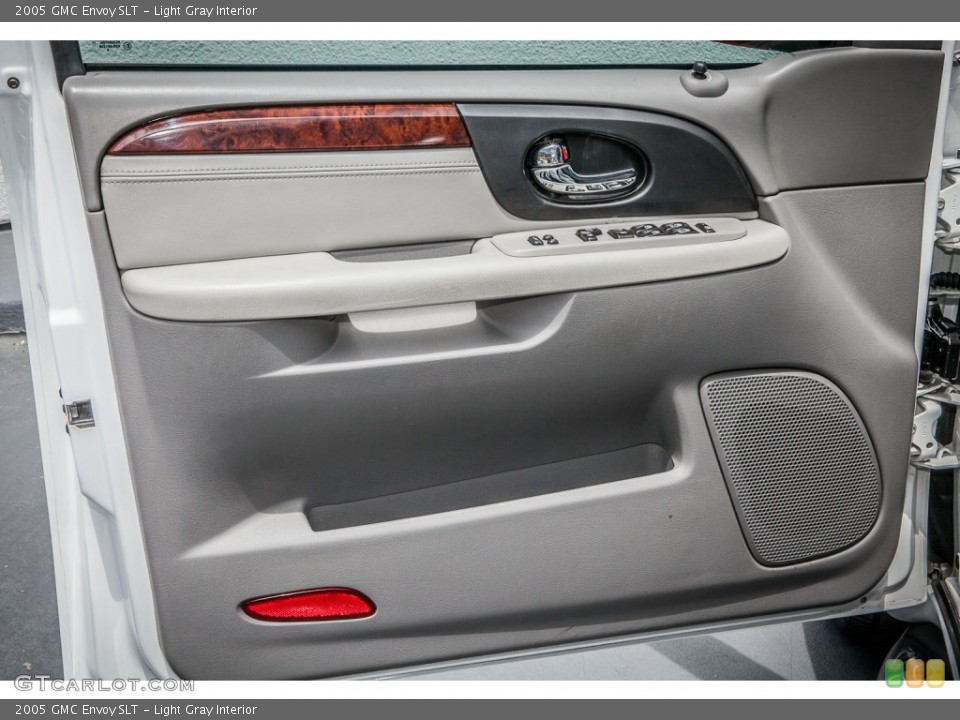 Light Gray Interior Door Panel for the 2005 GMC Envoy SLT #80879763