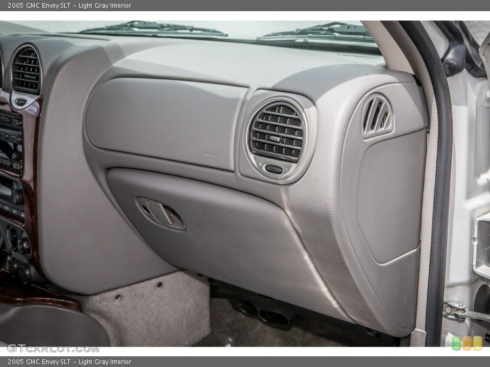 Light Gray Interior Dashboard for the 2005 GMC Envoy SLT #80879881
