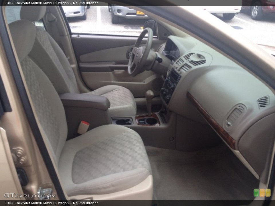 Neutral Interior Photo for the 2004 Chevrolet Malibu Maxx LS Wagon #80893321