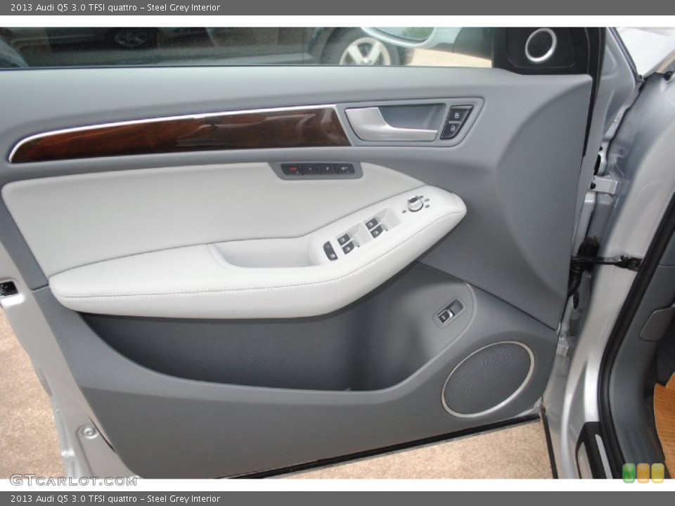 Steel Grey Interior Door Panel for the 2013 Audi Q5 3.0 TFSI quattro #80898435