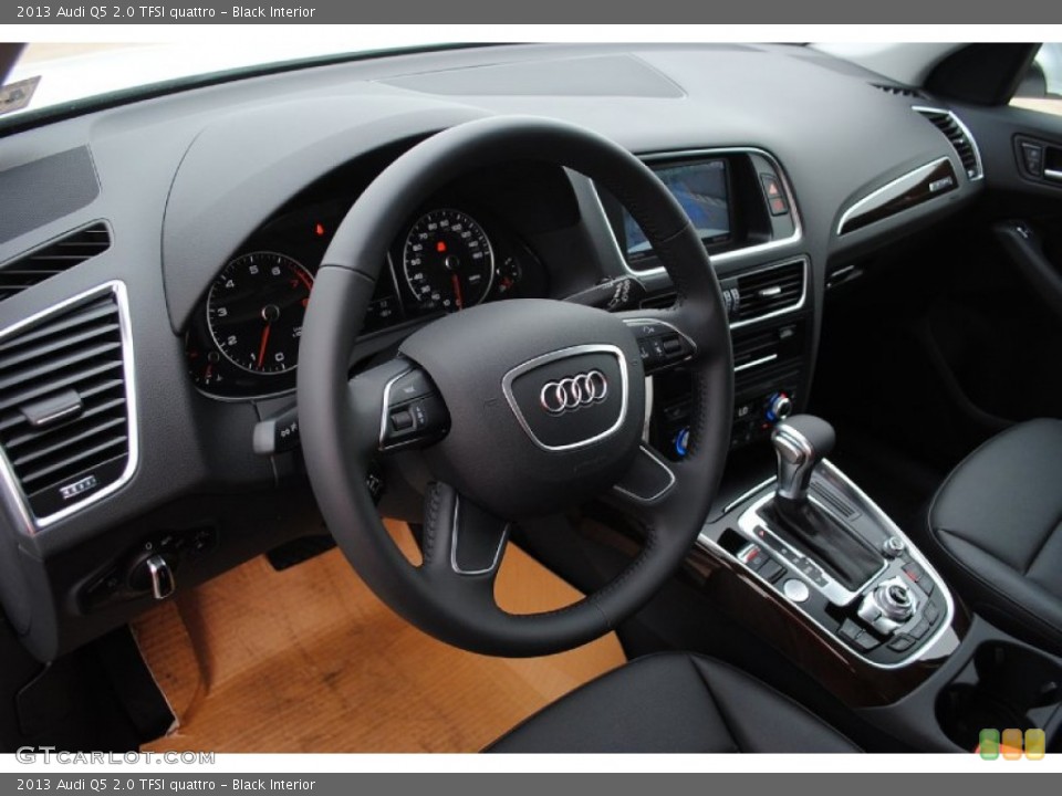 Black Interior Dashboard for the 2013 Audi Q5 2.0 TFSI quattro #80899190