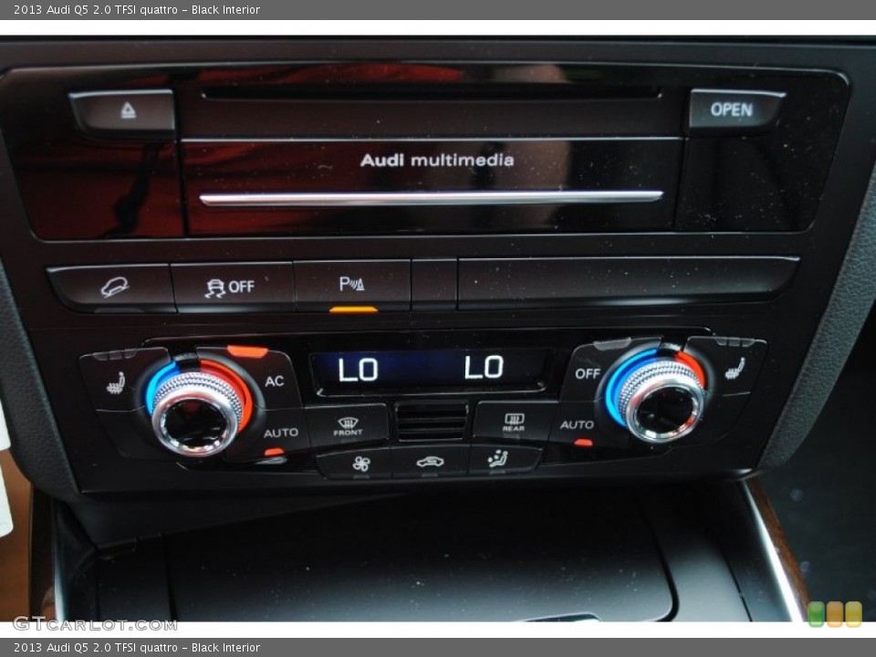 Black Interior Controls for the 2013 Audi Q5 2.0 TFSI quattro #80899311
