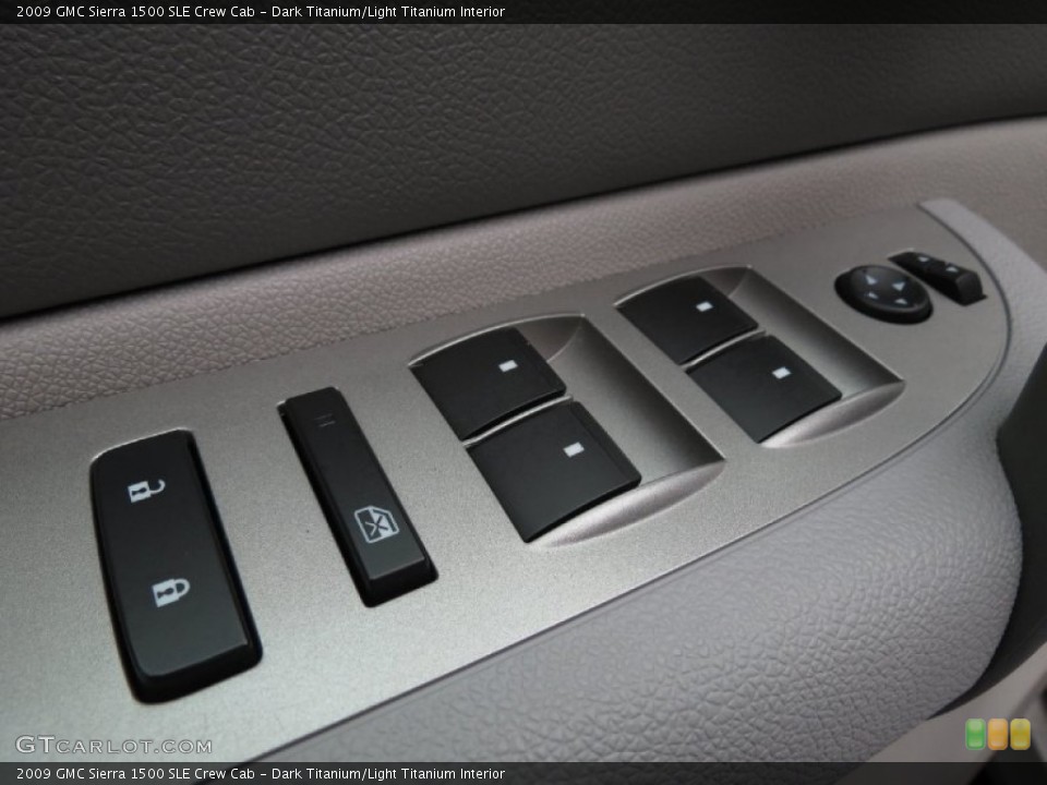 Dark Titanium/Light Titanium Interior Controls for the 2009 GMC Sierra 1500 SLE Crew Cab #80904542