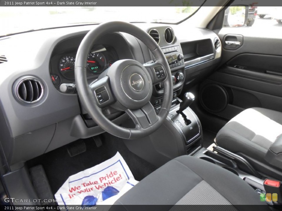 Dark Slate Gray Interior Photo for the 2011 Jeep Patriot Sport 4x4 #80908347