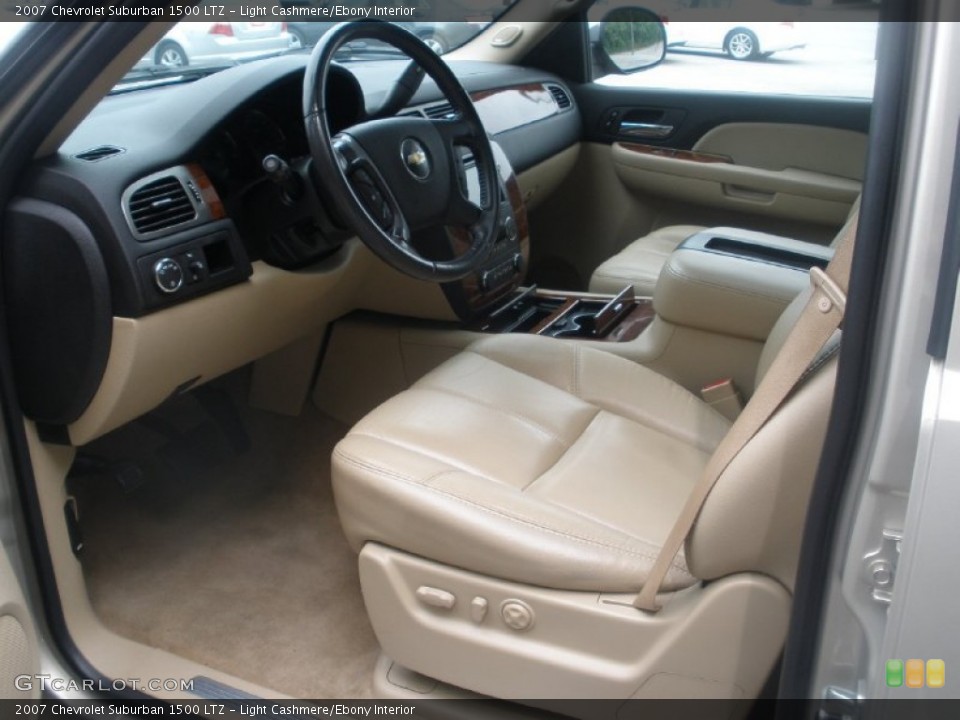 Light Cashmere/Ebony 2007 Chevrolet Suburban Interiors