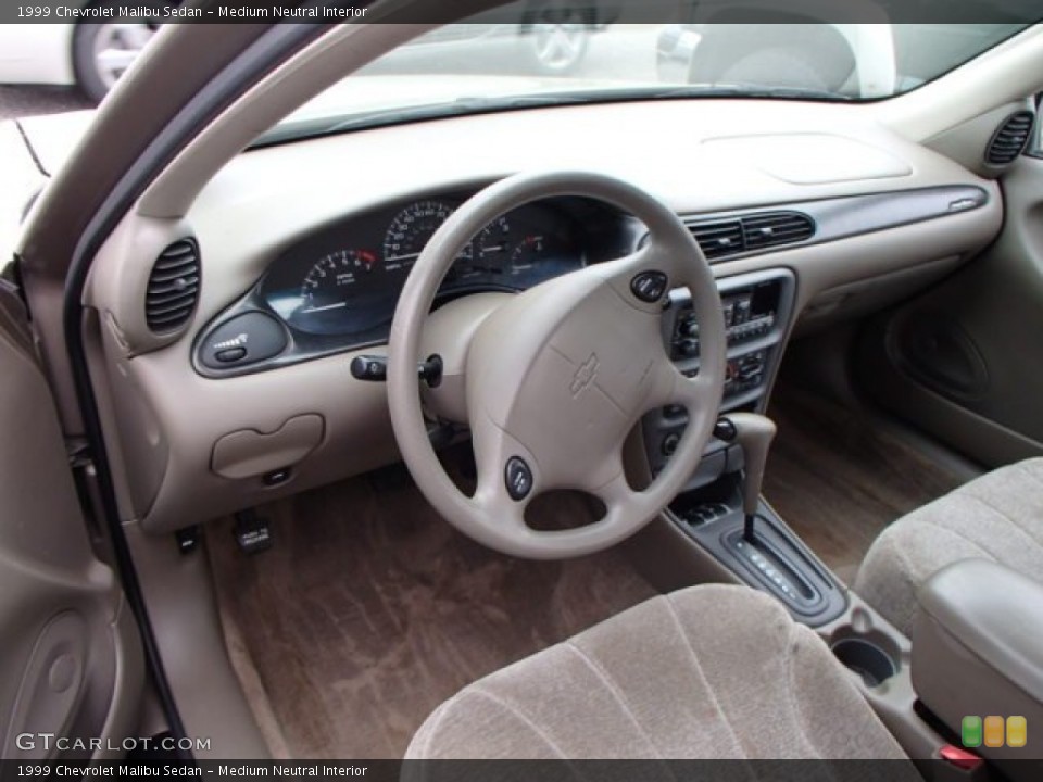 Medium Neutral Interior Photo for the 1999 Chevrolet Malibu Sedan #80931110