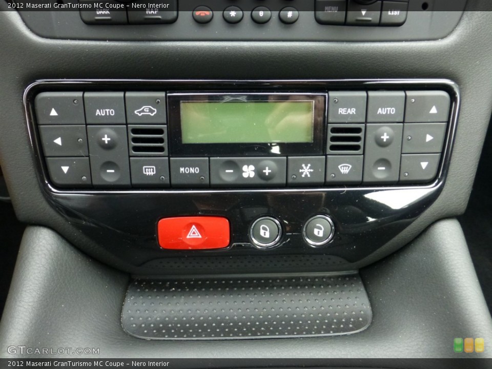 Nero Interior Controls for the 2012 Maserati GranTurismo MC Coupe #80937261