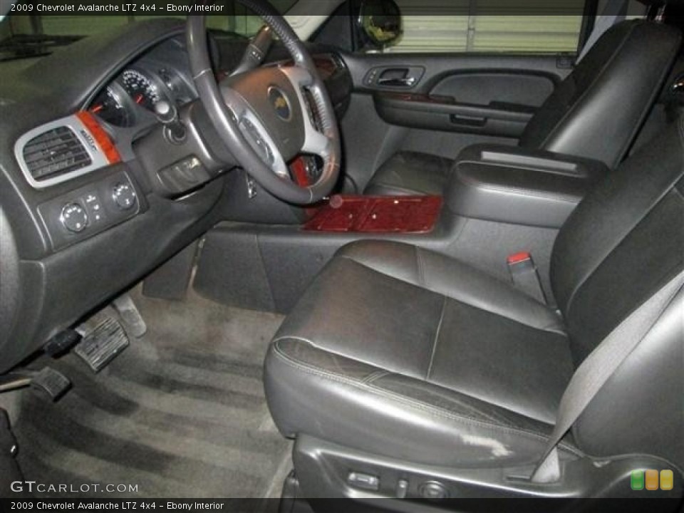 Ebony Interior Photo for the 2009 Chevrolet Avalanche LTZ 4x4 #80937795