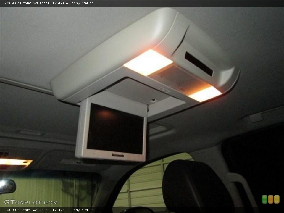 Ebony Interior Entertainment System for the 2009 Chevrolet Avalanche LTZ 4x4 #80937963