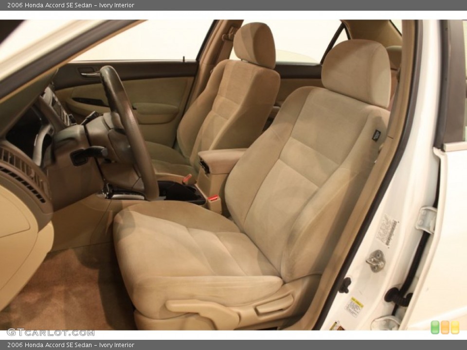 Ivory Interior Photo for the 2006 Honda Accord SE Sedan #80946613