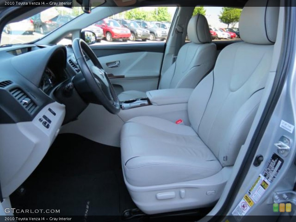 Gray Interior Photo for the 2010 Toyota Venza I4 #80950297