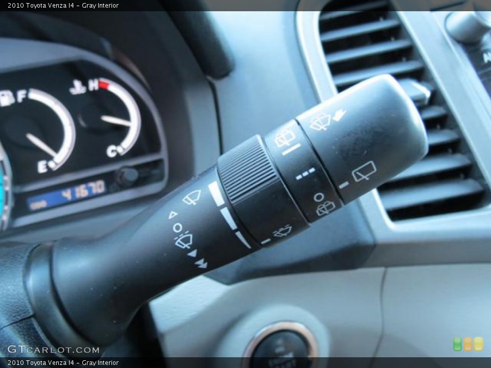 Gray Interior Controls for the 2010 Toyota Venza I4 #80950711