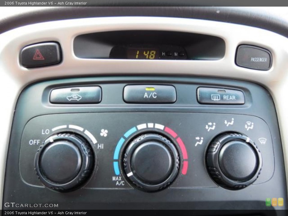 Ash Gray Interior Controls for the 2006 Toyota Highlander V6 #80978363