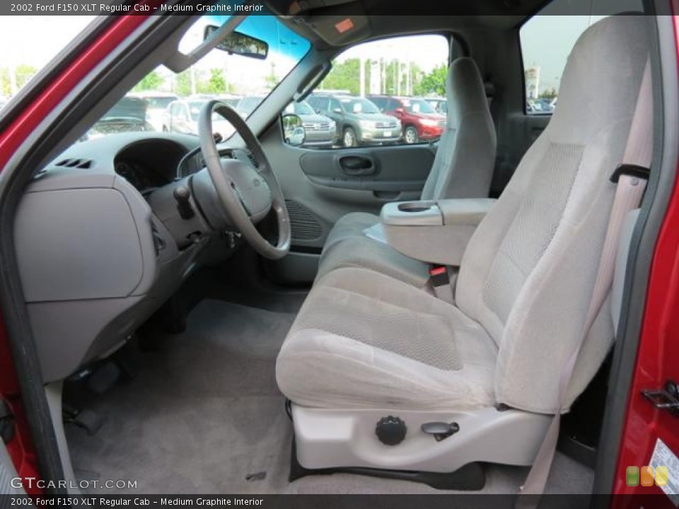 Medium Graphite Interior Photo for the 2002 Ford F150 XLT Regular Cab #80978869