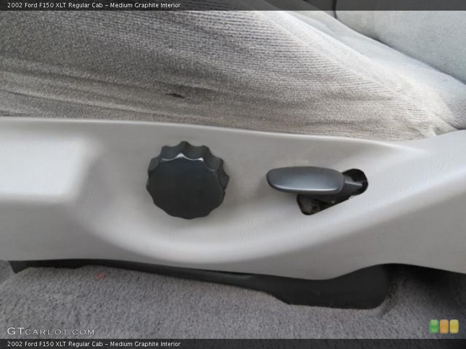Medium Graphite Interior Controls for the 2002 Ford F150 XLT Regular Cab #80978916