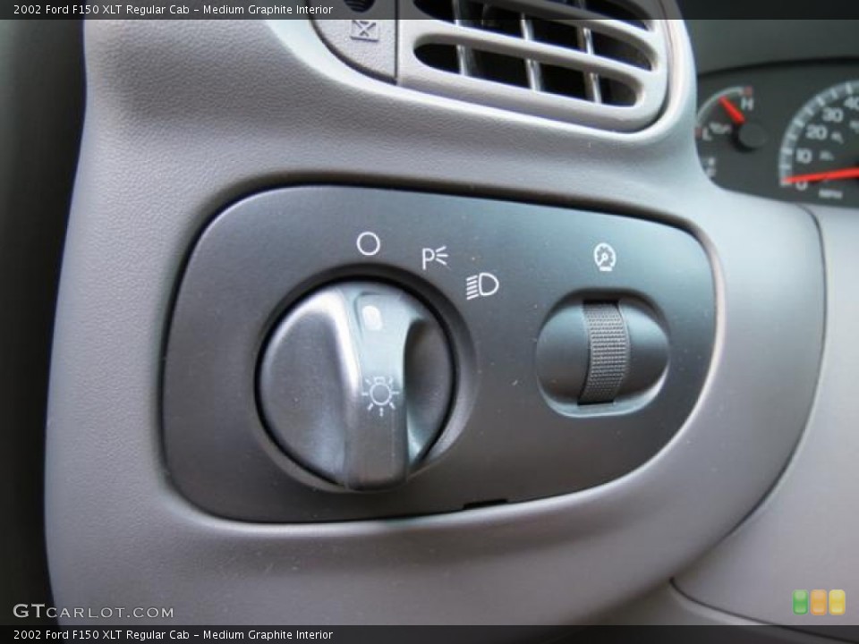 Medium Graphite Interior Controls for the 2002 Ford F150 XLT Regular Cab #80979188