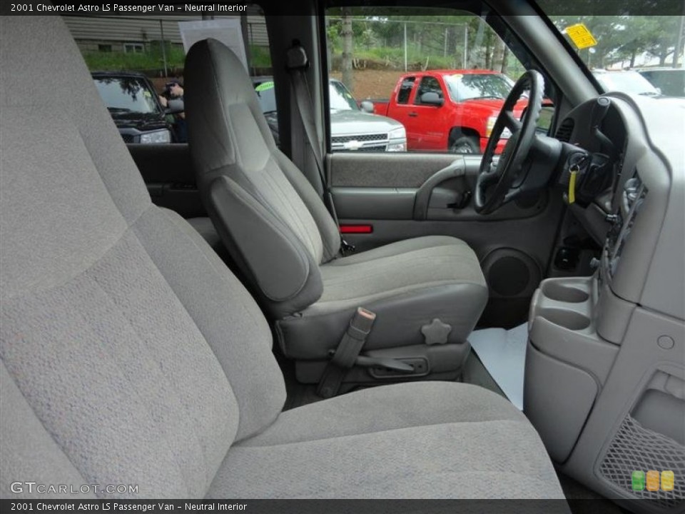 Neutral Interior Photo for the 2001 Chevrolet Astro LS Passenger Van #80980819
