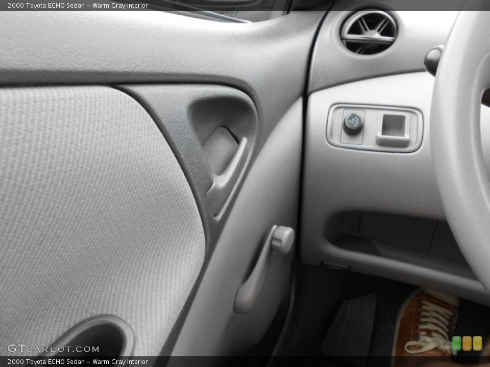 Warm Gray Interior Controls for the 2000 Toyota ECHO Sedan #80991746