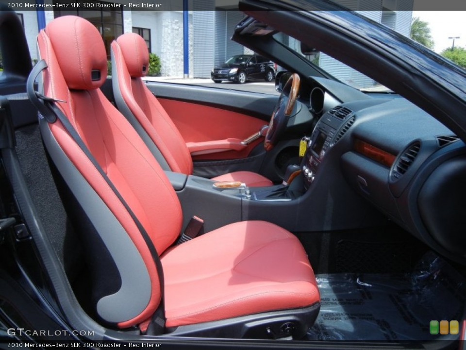 Red Interior Photo for the 2010 Mercedes-Benz SLK 300 Roadster #80994317