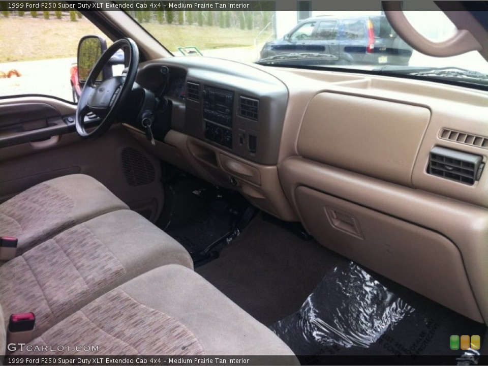 Medium Prairie Tan Interior Dashboard for the 1999 Ford F250 Super Duty XLT Extended Cab 4x4 #80994731