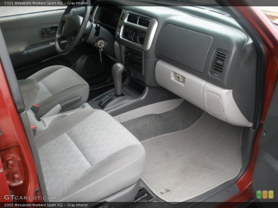 Gray Interior Dashboard for the 2003 Mitsubishi Montero Sport XLS #81001309