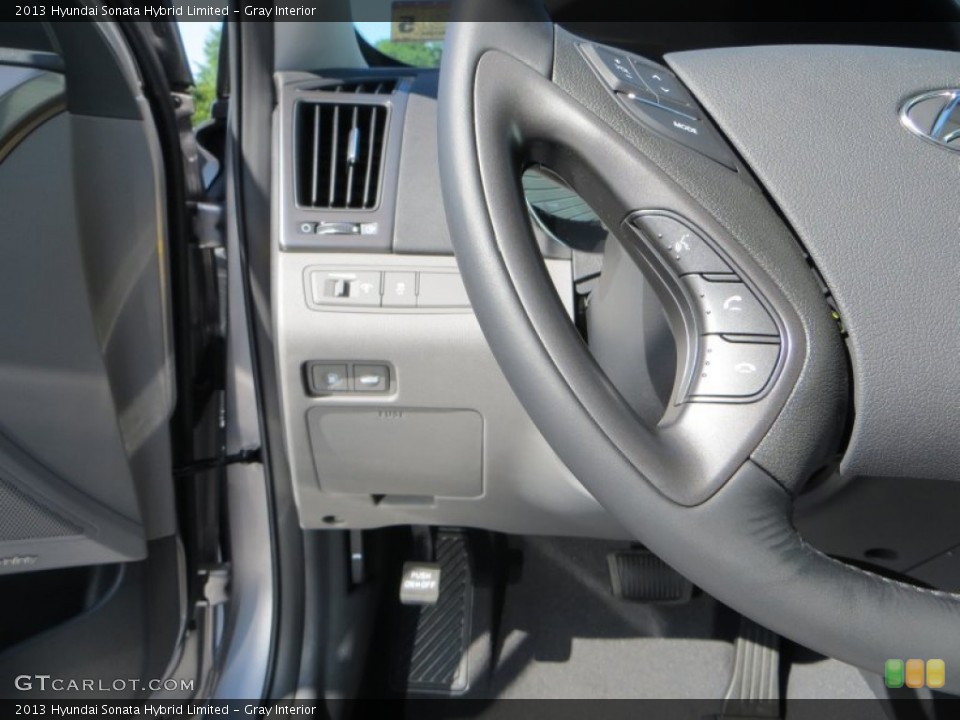 Gray Interior Controls for the 2013 Hyundai Sonata Hybrid Limited #81009427