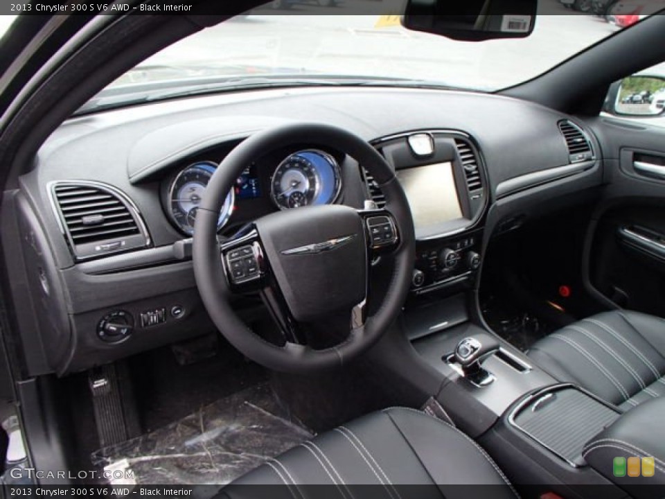 Black Interior Photo for the 2013 Chrysler 300 S V6 AWD #81041593