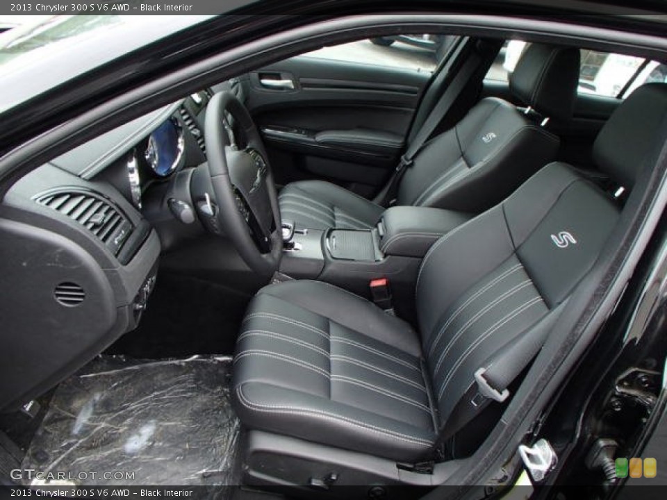 Black Interior Photo for the 2013 Chrysler 300 S V6 AWD #81041610